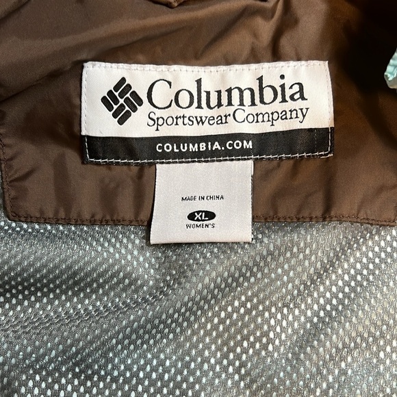 Columbia Packable Rain Jacket Size XL - Picture 10 of 12